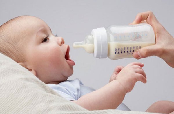 Táo bón khi uống sữa là tình trạng phổ biến ở trẻ